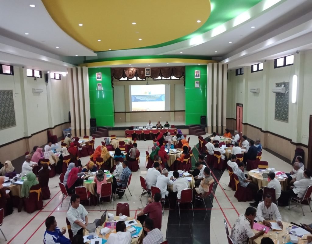 PEMBERDAYAAN GURU CERDAS FINANSIAL DI SMKN 26 RAWAMANGUN JAKARTA TIMUR MELALUI TEKNOLOGI INFORMASI DALAM UPAYA MENINGKATKAN PORTFOLIO KEUANGAN KELUARGA