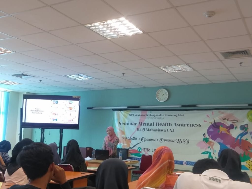SEMINAR MENTAL HEALTH AWARENESS PERSEMBAHAN UPT LBK : Darurat Kesehatan Mental Mahasiswa Butuh Arahan