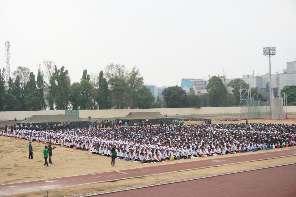 Keseruan Mahasiswa Baru di Penutupan PKKMB UNJ 2019