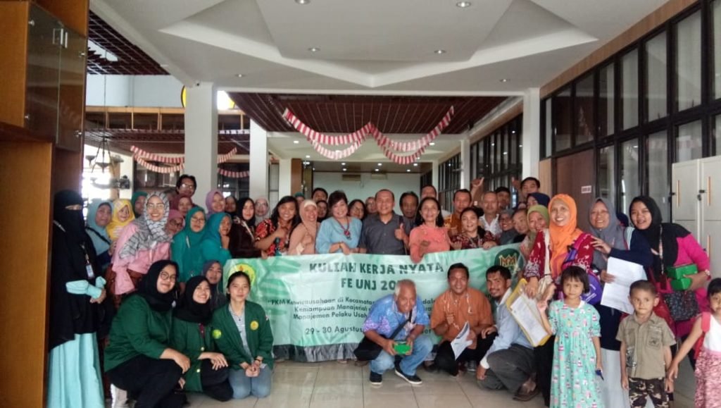 PELAKSANAAN PKM TERINTEGRASI KKN FE UNJ 2019