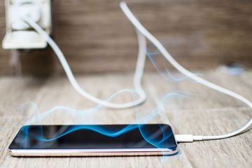 PENYEBAB HANDPHONE MUDAH PANAS