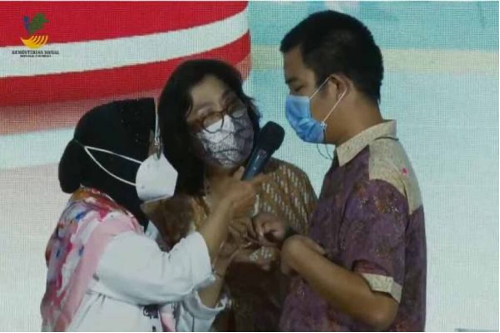 Heboh Menteri Sosial Risma Paksa Penyandang Tunarungu Bicara