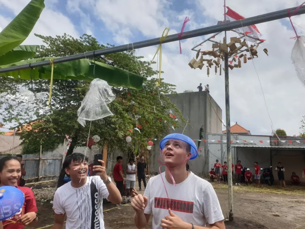 WNA MERIAHKAN LOMBA PERINGATAN HUT KE-78 RI DI GORONTALO