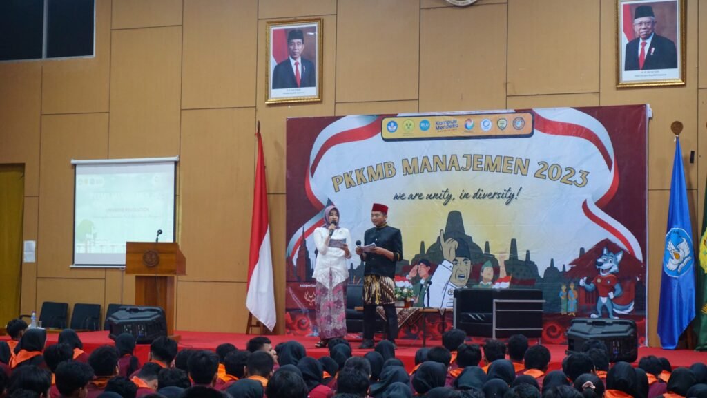 Kemeriahan Rangkaian PKKMB PAS 1 dan PAS 2 Program Studi Manajemen 2023  dengan Mengusung Tema “Universe Revolution”