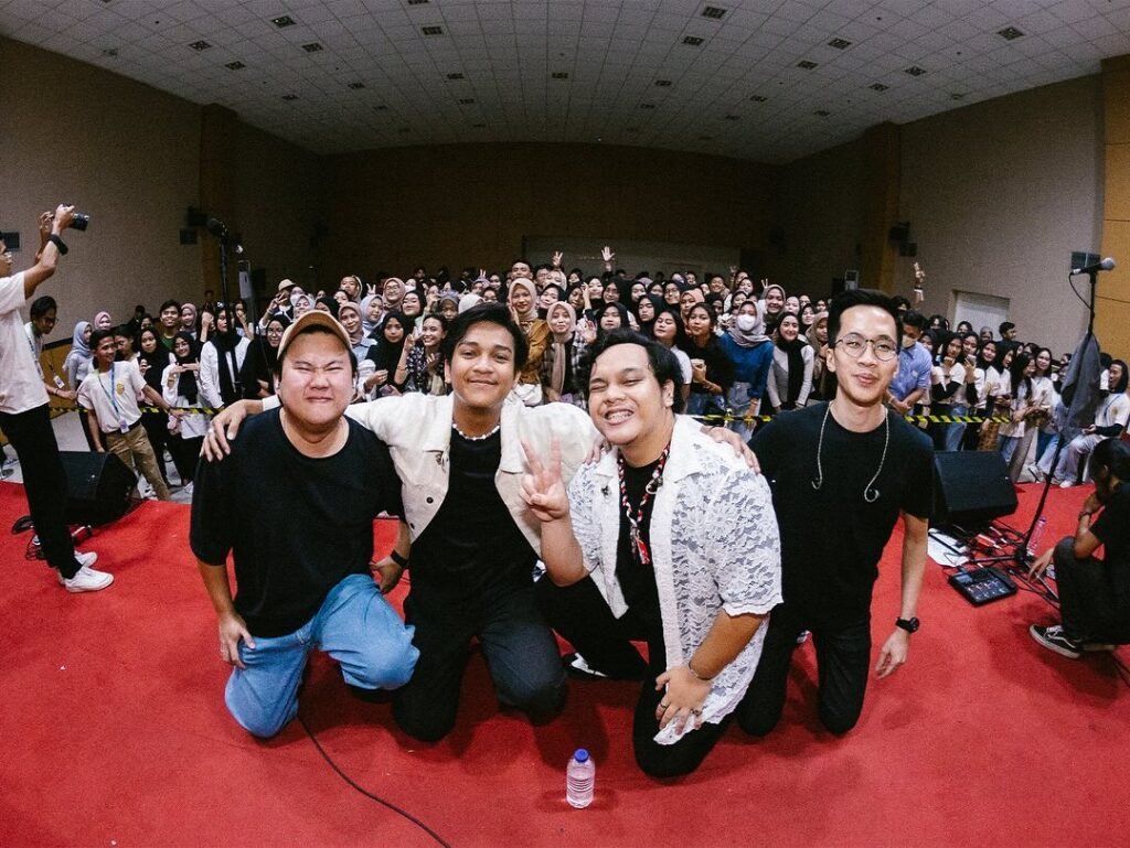 CLOSING PENSEA MENGHADIRKAN GUEST STAR DAUN JATUH