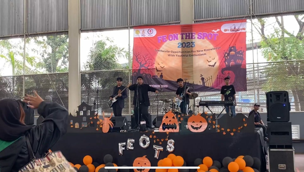 Keseruan “FE On The Spot” Membawa Gebrakan Sosialisasi Opmawa dan Ormawa di Fakultas Ekonomi Universitas Negeri Jakarta dengan tema Halloween
