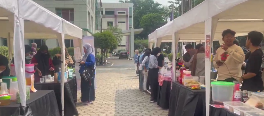 MENSUKSESKAN PELAKSANAAN PERTAMA UMKM DAY