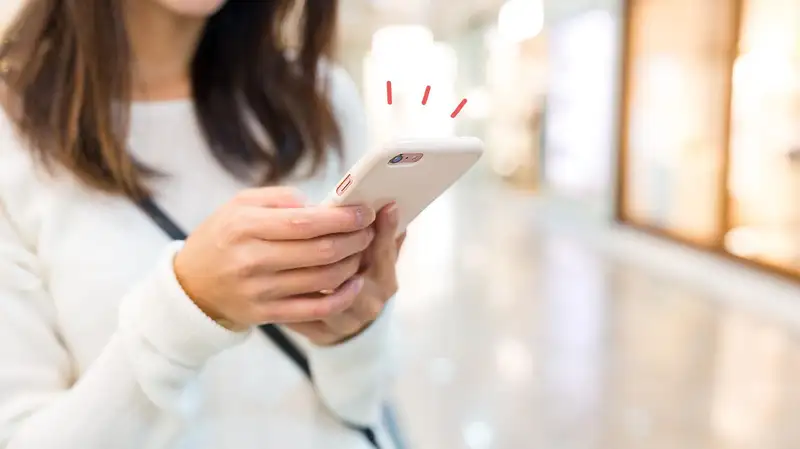 MELEK LITERASI DI ERA SWIPE AND SCROLL: SAATNYA GEN Z MEMBACA DENGAN CARA BARU