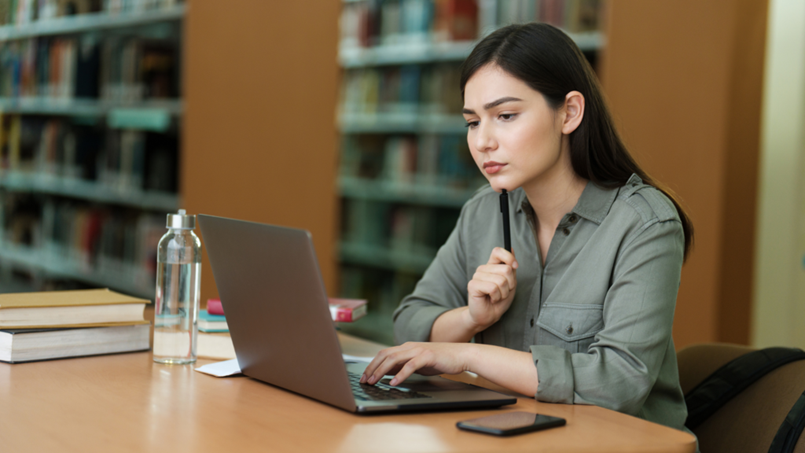 Tren Rekrutmen 2025: Fokus IPK atau Portofolio?