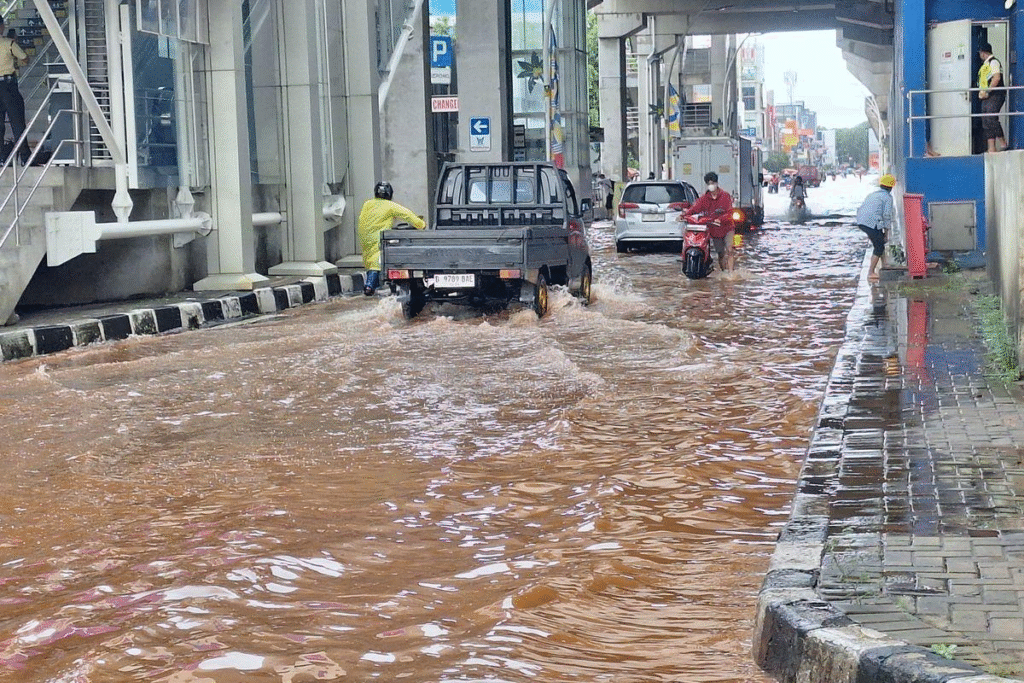 Peran Masyarakat dalam Mengatasi Daerah Rawan Banjir: dari Kesadaran Menjadi Aksi Nyata