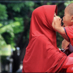 Banyak Anak Banyak Berkah: Siapa yang Menanggung Bebannya?